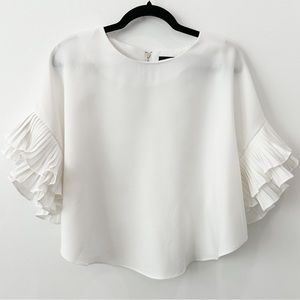 ON TWELFTH | White Top w/ Ruffle Sleeve Size M